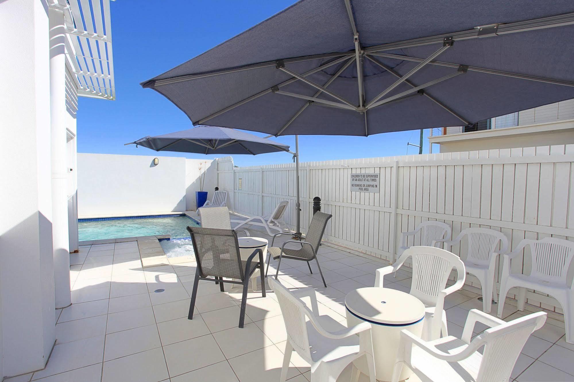 Koola Beach Apartments Баргара Екстер'єр фото